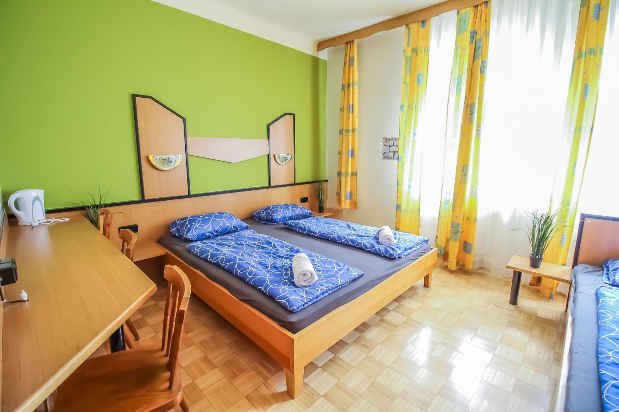 Cozy Rooms - U3 Hutteldorferstrasse Viena Exterior foto