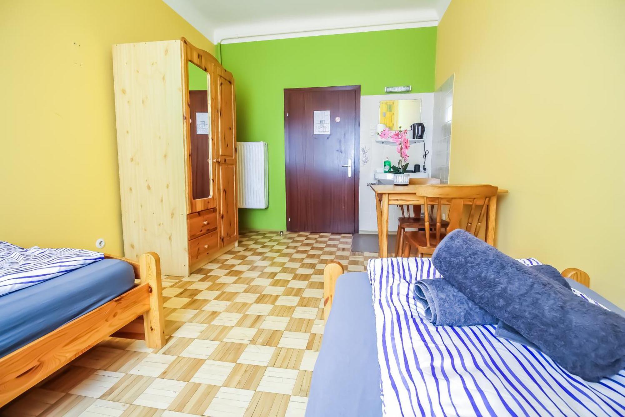 Cozy Rooms - U3 Hutteldorferstrasse Viena Exterior foto