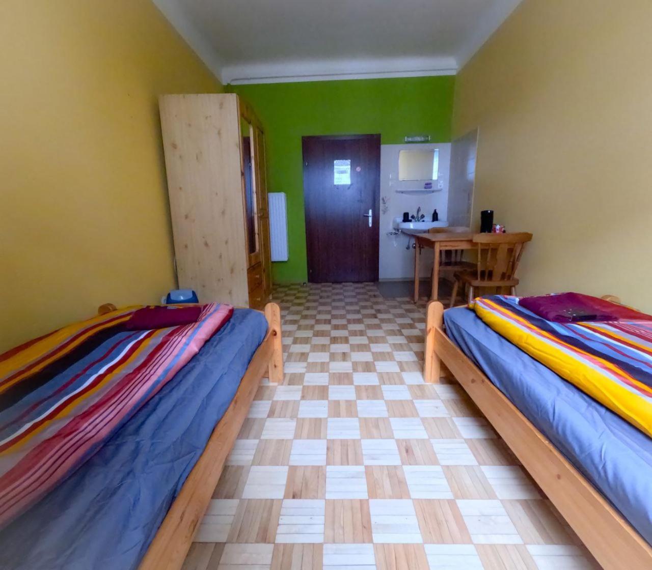 Cozy Rooms - U3 Hutteldorferstrasse Viena Exterior foto