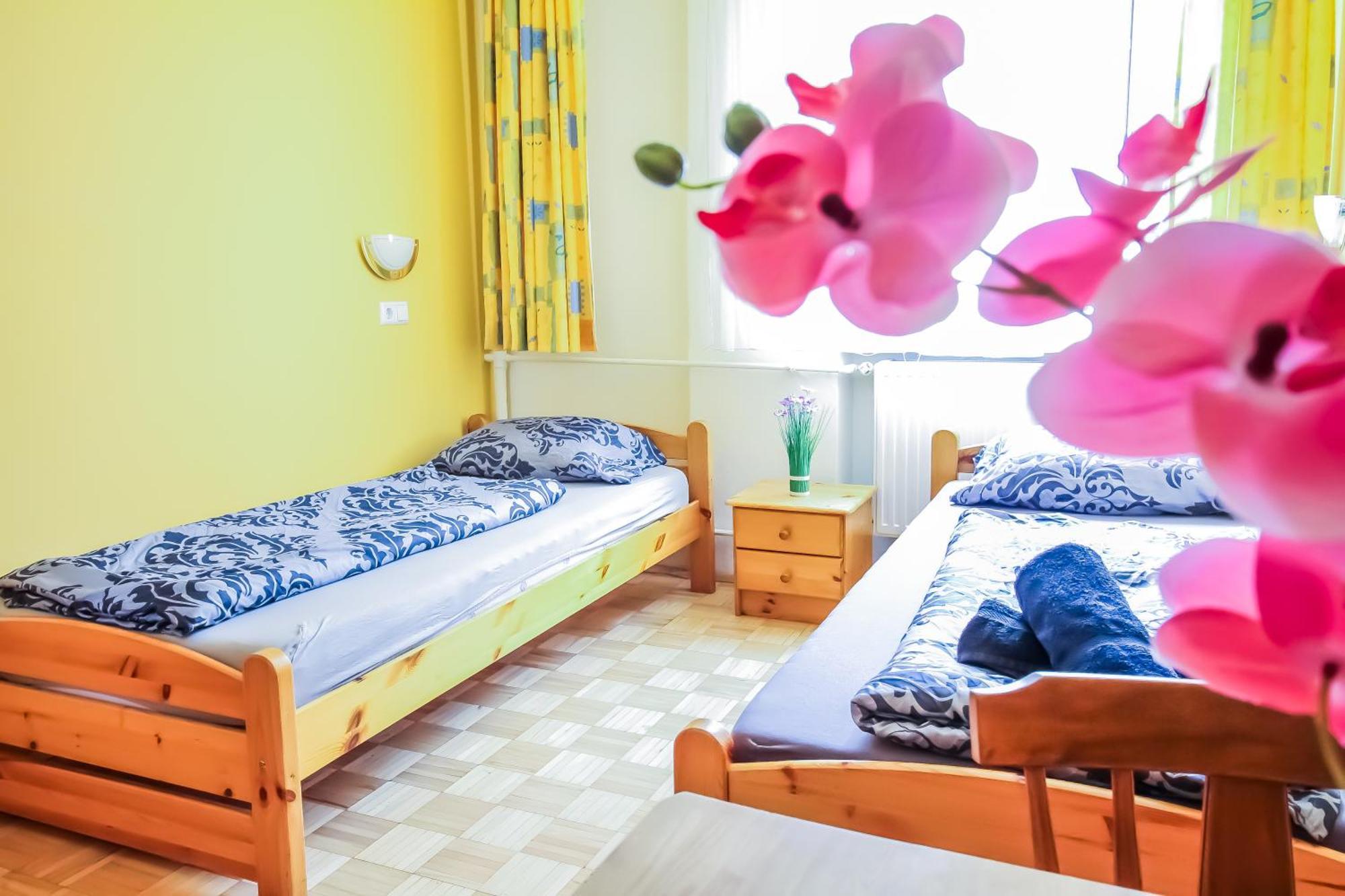 Cozy Rooms - U3 Hutteldorferstrasse Viena Exterior foto