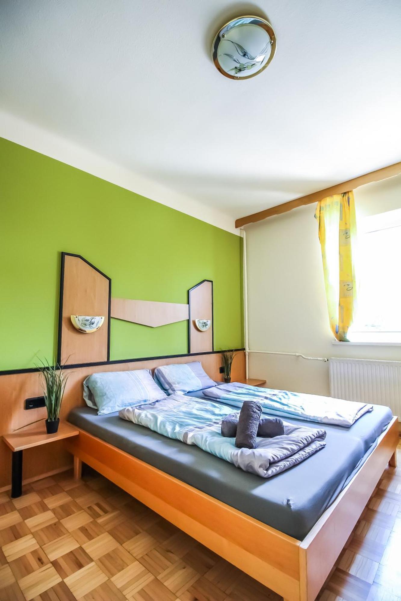 Cozy Rooms - U3 Hutteldorferstrasse Viena Exterior foto