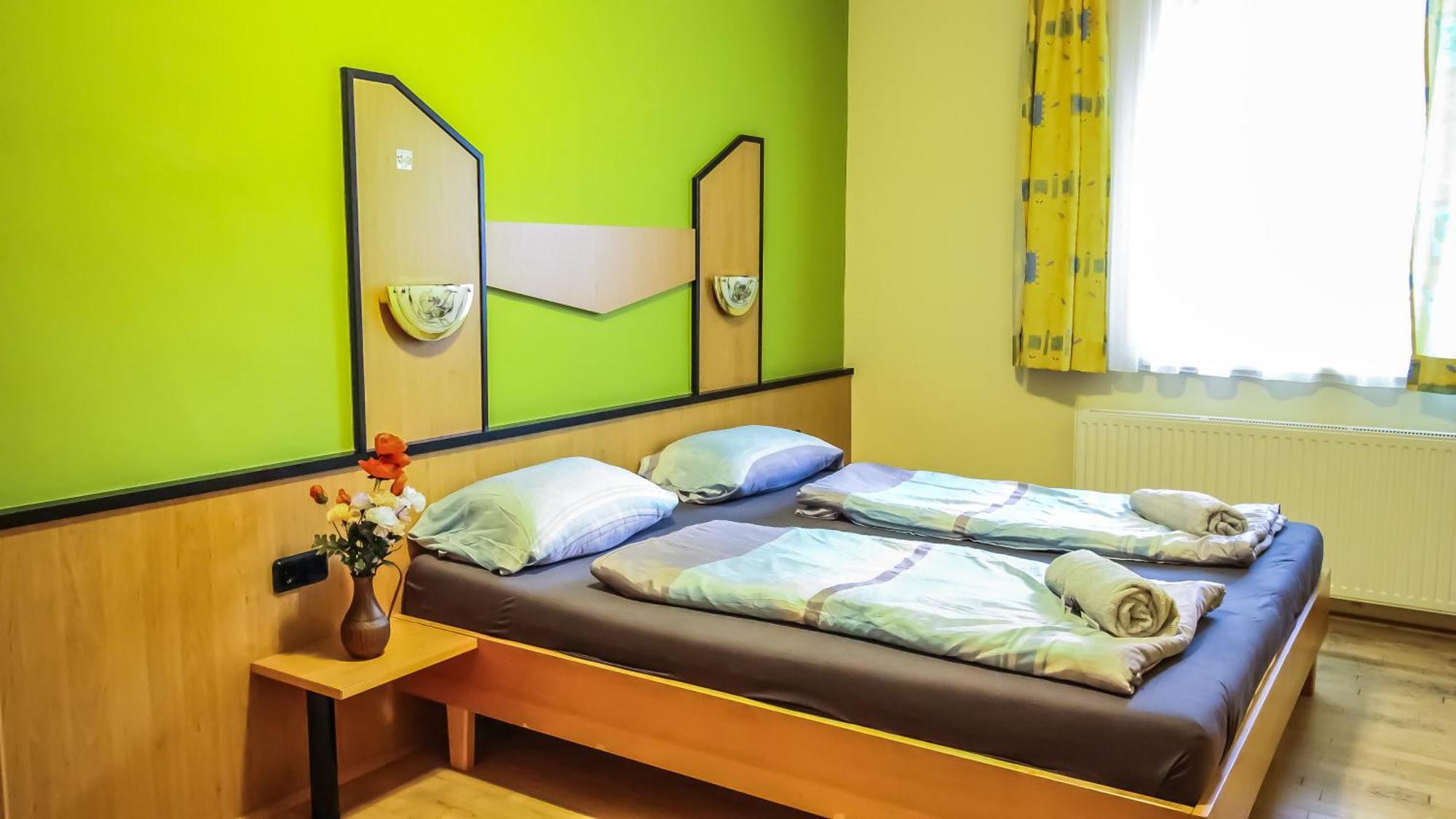 Cozy Rooms - U3 Hutteldorferstrasse Viena Exterior foto