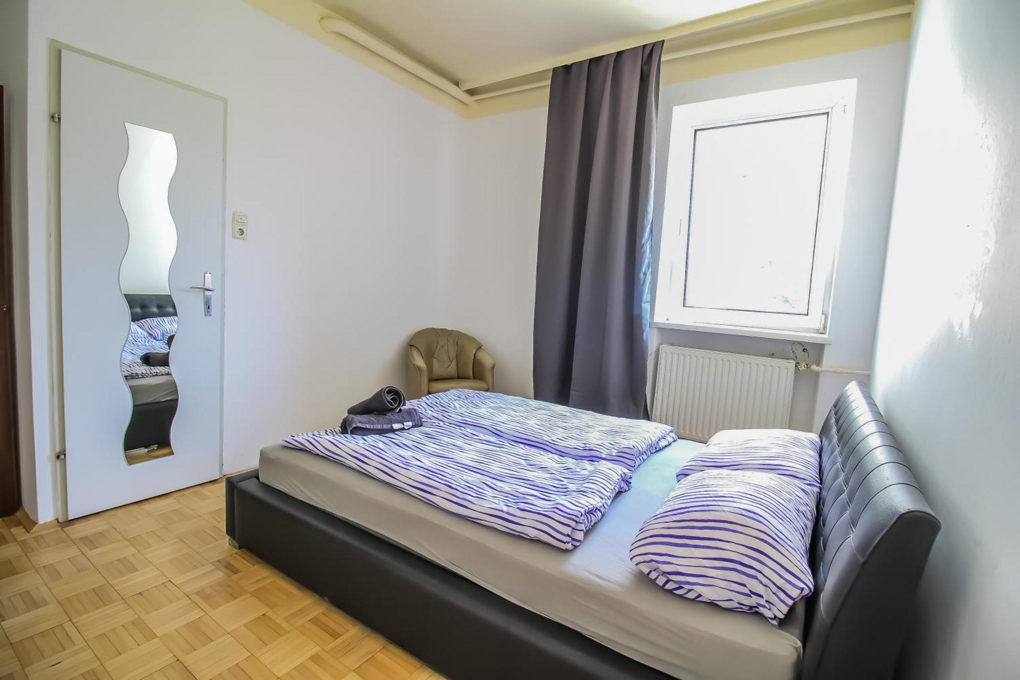 Cozy Rooms - U3 Hutteldorferstrasse Viena Exterior foto
