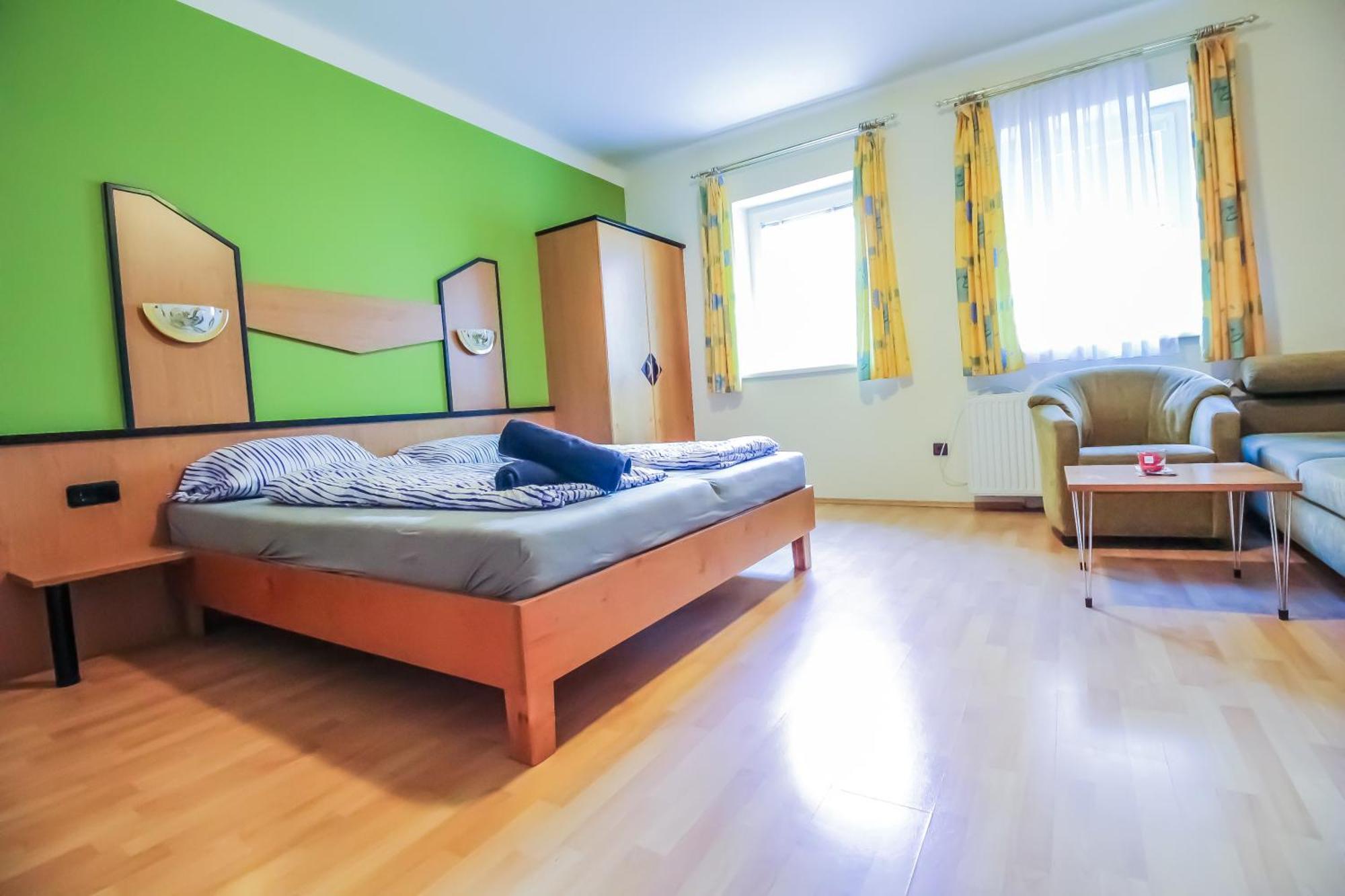 Cozy Rooms - U3 Hutteldorferstrasse Viena Exterior foto